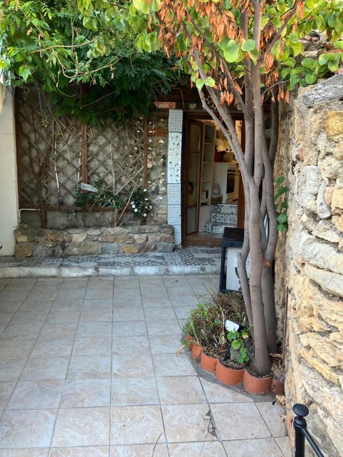 Gite Studio Les Maisons De Gaia Tuchan Exterior photo